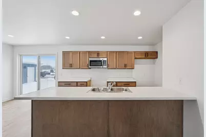 1055  Fairway Ct, Sheboygan Falls, WI 53085 - Photo 5