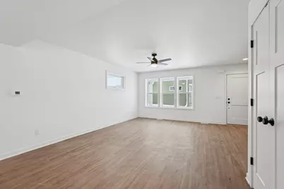 1055  Fairway Ct, Sheboygan Falls, WI 53085 - Photo 11