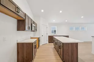 1057 Fairway Ct, Sheboygan Falls, WI 53085 - Photo 5