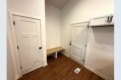 1059  Fairway Ct, Sheboygan Falls, WI 53085 - Photo 9