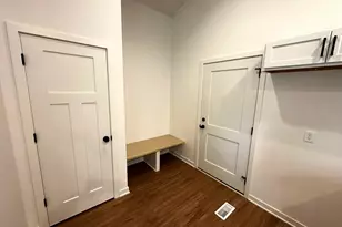 1059 Fairway Ct, Sheboygan Falls, WI 53085 - Photo 9