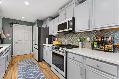 1522  Roxbury Way #122, Waukesha, WI 53186 - Photo 11