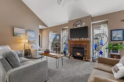 1522  Roxbury Way #122, Waukesha, WI 53186 - Photo 7