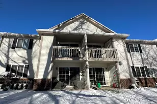 636 Pewaukee Rd, Pewaukee, WI 53072 - Photo 31