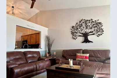 636  Pewaukee Rd #H, Pewaukee, WI 53072 - Photo 3