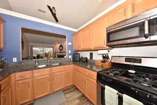 636 Pewaukee Rd, Pewaukee, WI 53072 - Photo 7