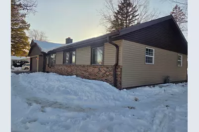 555  Meadow Ln, Sheboygan Falls, WI 53085 - Photo 3