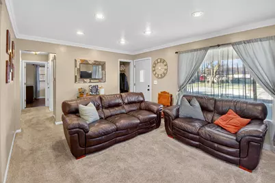 1123  Montclair Dr, Racine, WI 53402 - Photo 3