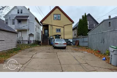 2336 S 9th Pl, Milwaukee, WI 53215 - Photo 3