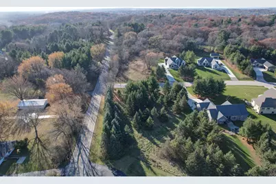 902  Meyers Ct, Wales, WI 53183 - Photo 7