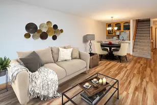 653 Hartford Square, Hartford, WI 53027 - Photo 3