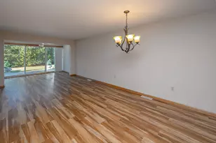 653 Hartford Square, Hartford, WI 53027 - Photo 7