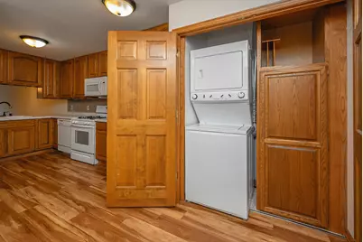 653  Hartford Sq, Hartford, WI 53027 - Photo 17