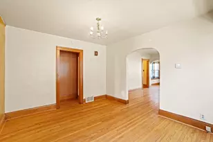 421 Augusta St, Racine, WI 53402 - Photo 7