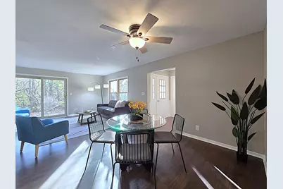 6512 S Parkedge Cir, Franklin, WI 53132 - Photo 11