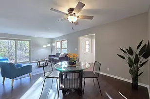 6512 S Parkedge Cir, Franklin, WI 53132 - Photo 11