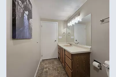 6512 S Parkedge Cir, Franklin, WI 53132 - Photo 29