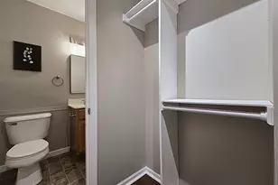 6512 S Parkedge Cir, Franklin, WI 53132 - Photo 23