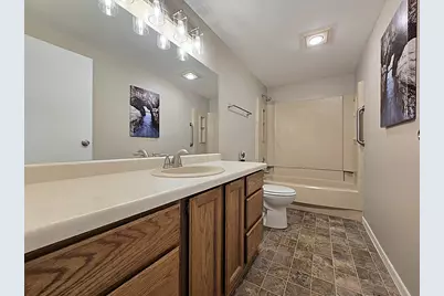 6512 S Parkedge Cir, Franklin, WI 53132 - Photo 27