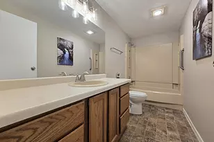 6512 S Parkedge Cir, Franklin, WI 53132 - Photo 27