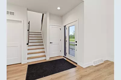 4192 E Lake Vista Blvd, Oak Creek, WI 53154 - Photo 5