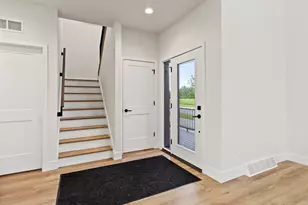 4192 E Lake Vista Blvd, Oak Creek, WI 53154 - Photo 5