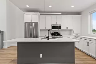 4192 E Lake Vista Blvd, Oak Creek, WI 53154 - Photo 15