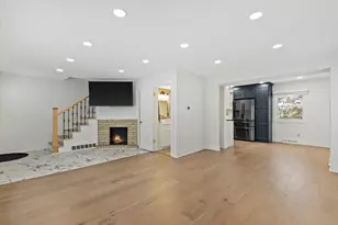 555 N 105th St, Wauwatosa, WI 53226 - Photo 5