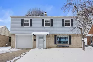 555 N 105th St, Wauwatosa, WI 53226 - Photo 1