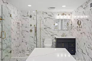 555 N 105th St, Wauwatosa, WI 53226 - Photo 21