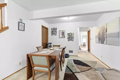 5147 S Camelot Ln, Greenfield, WI 53221 - Photo 5