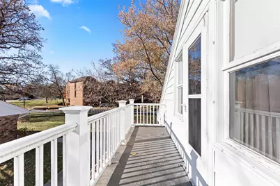 5147 S Camelot Ln, Greenfield, WI 53221 - Photo 7