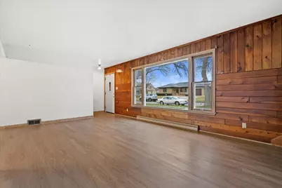 4265 S 22nd St, Milwaukee, WI 53221 - Photo 7