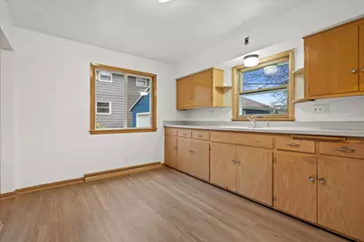 4265 S 22nd St, Milwaukee, WI 53221 - Photo 3