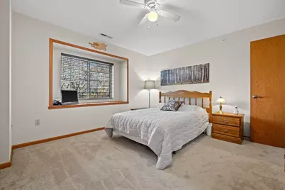 9322 W Loomis Rd #4, Franklin, WI 53132 - Photo 19