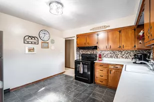 3422 S 88th St, Milwaukee, WI 53227 - Photo 11