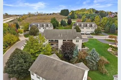 1203  Woodbury Cmn #B, Waukesha, WI 53189 - Photo 37