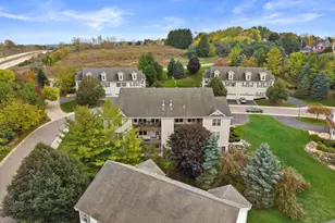 1203 Woodbury Common, Waukesha, WI 53189 - Photo 37