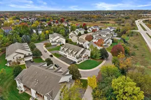 1203 Woodbury Common, Waukesha, WI 53189 - Photo 33