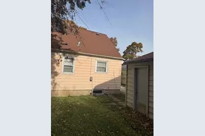 4215 W Florist Ave, Milwaukee, WI 53209 - Photo 9