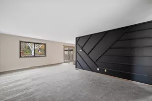 5740 Cambridge Ln, Racine, WI 53406 - Photo 5