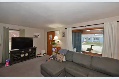 2029  Summit Ave, Racine, WI 53404 - Photo 5