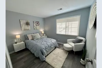 1751  Parknoll Ln, Port Washington, WI 53074 - Photo 9