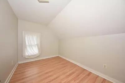 2166 S 6th St #Upper, Milwaukee, WI 53215 - Photo 3