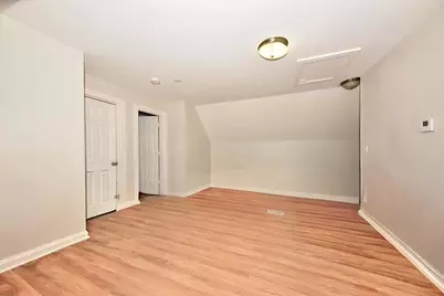 2166 S 6th St #Upper, Milwaukee, WI 53215 - Photo 7