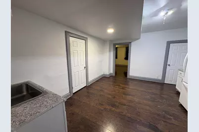 1941 S Winona Ln #Lower, Milwaukee, WI 53204 - Photo 9