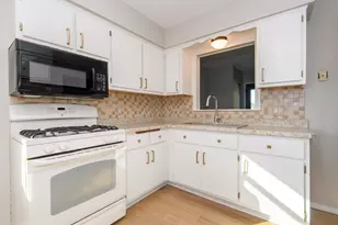 5970 S 34th St, Greenfield, WI 53221 - Photo 7