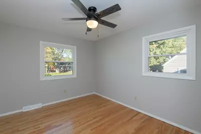 5970 S 34th St, Greenfield, WI 53221 - Photo 9