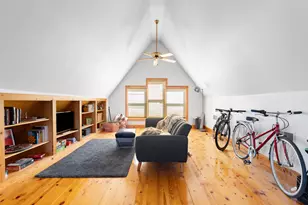 1138 E Hamilton St, Milwaukee, WI 53202 - Photo 9