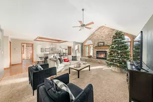 N41W32881 Neptune Bight, Nashotah, WI 53058 - Photo 7